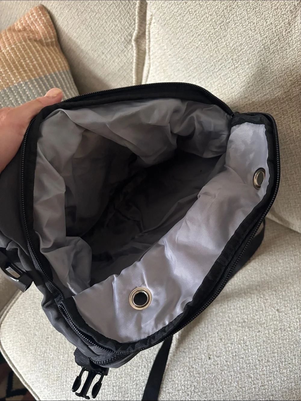 Bagsmart Blast 28L Travel Backpack - Picture 4 of 7